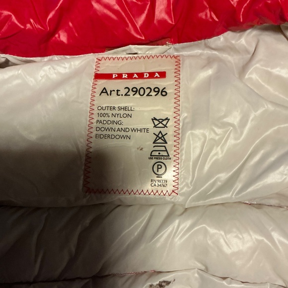 Prada red puffer jacket - Picture 4 of 7